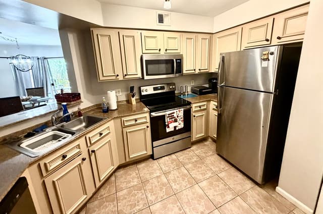 400 Scotia Drive # 305, Hypoluxo FL 33462 - Hypoluxo, FL - Photo 2