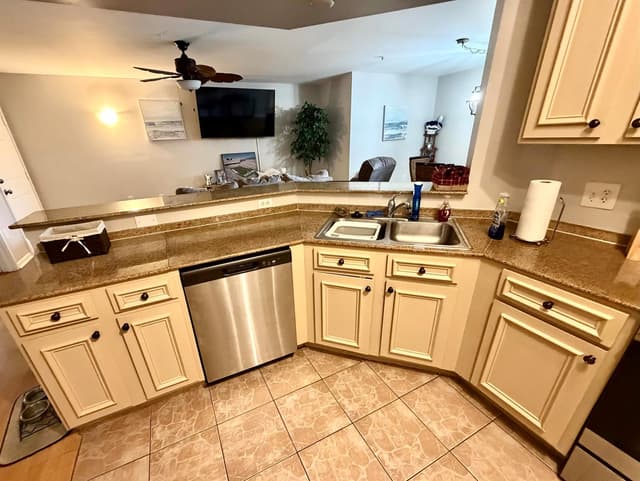 400 Scotia Drive # 305, Hypoluxo FL 33462 - Hypoluxo, FL - Photo 5
