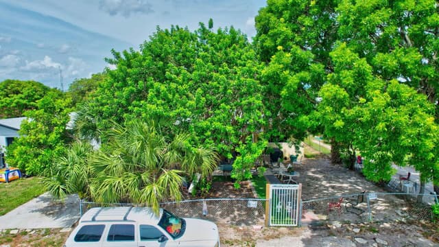 134 SW 10TH Avenue, Delray Beach FL 33444 - Delray Beach, FL - Photo 2