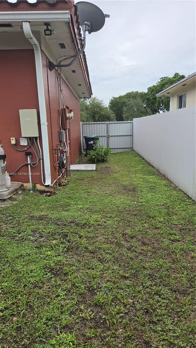 8065 SW 205th Ter, Cutler Bay FL 33189 - Cutler Bay, FL - Photo 4