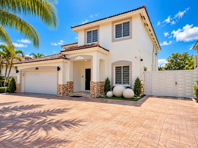 7874 NW 194TH ST, Hialeah FL 33015 - Hialeah, FL - Photo 2