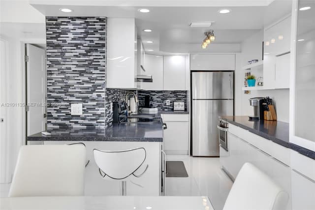 3031 N Ocean Blvd # 604, Fort Lauderdale FL 33308 - Fort Lauderdale, FL - Photo 2