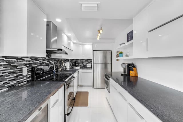 3031 N Ocean Blvd # 604, Fort Lauderdale FL 33308 - Fort Lauderdale, FL - Photo 5