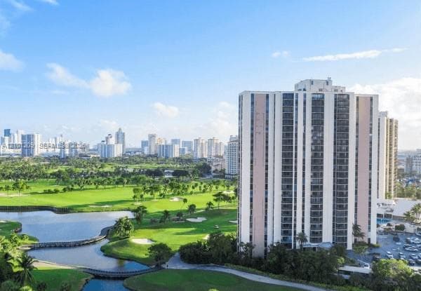 20301 W Country Club Dr # 826, Aventura FL 33180