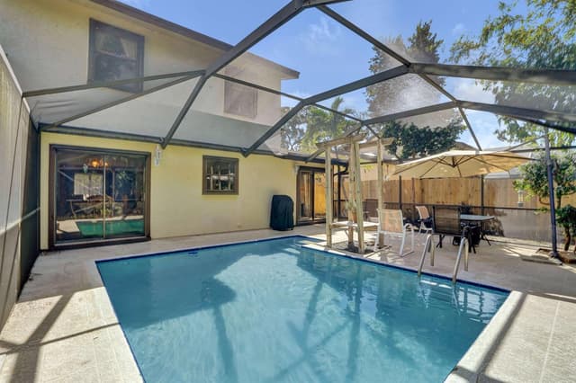 1065 RAINTREE Lane, Palm Beach Gardens FL 33410 - Palm Beach Gardens, FL - Photo 4