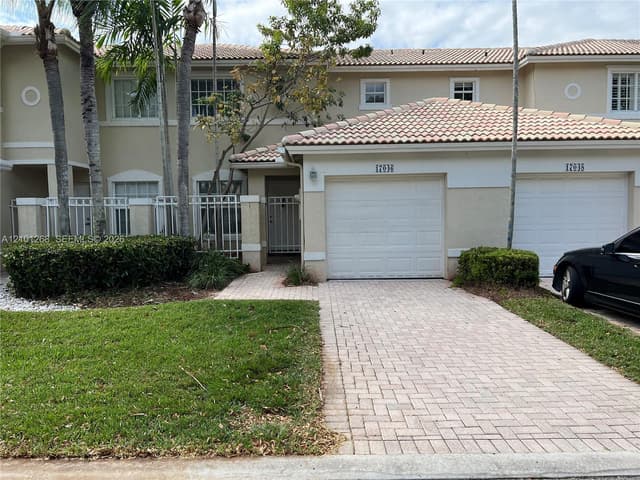 17046 NW 22nd St, Pembroke Pines FL 33028 - Pembroke Pines, FL - Photo 7