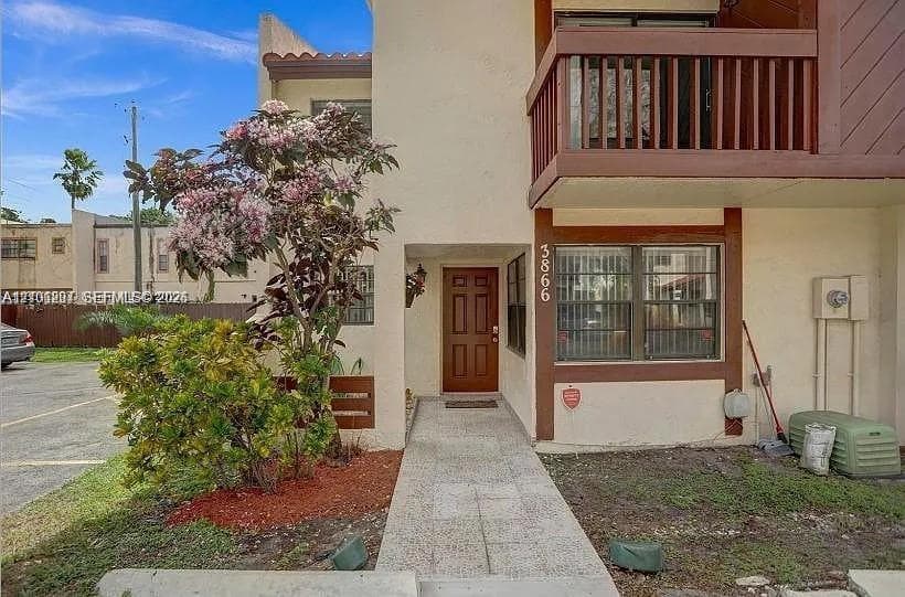 3866 SW 52nd Ave, Hollywood FL 33023 - Hollywood, FL - Photo 1