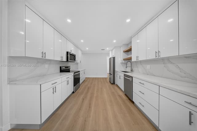 7020 Bamboo St, Miami Lakes FL 33014 - Miami Lakes, FL - Photo 5