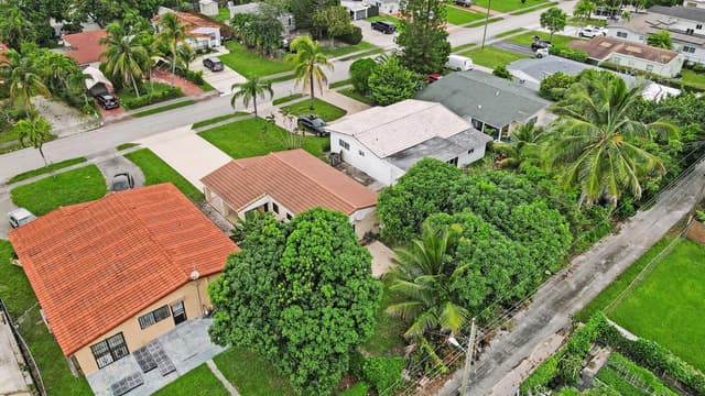 1532 NE 173RD Street, North Miami Beach FL 33162 - North Miami Beach, FL - Photo 7