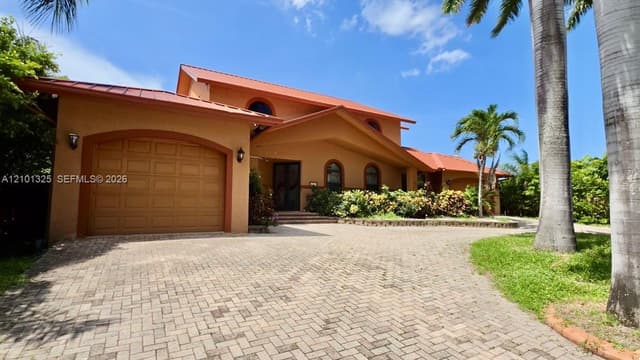 741 Tyler St, Hollywood FL 33019 - Hollywood, FL - Photo 2