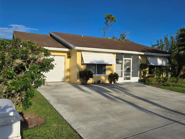 7099 PINE MANOR Drive, Lake Worth FL 33467 - Lake Worth, FL - Photo 2