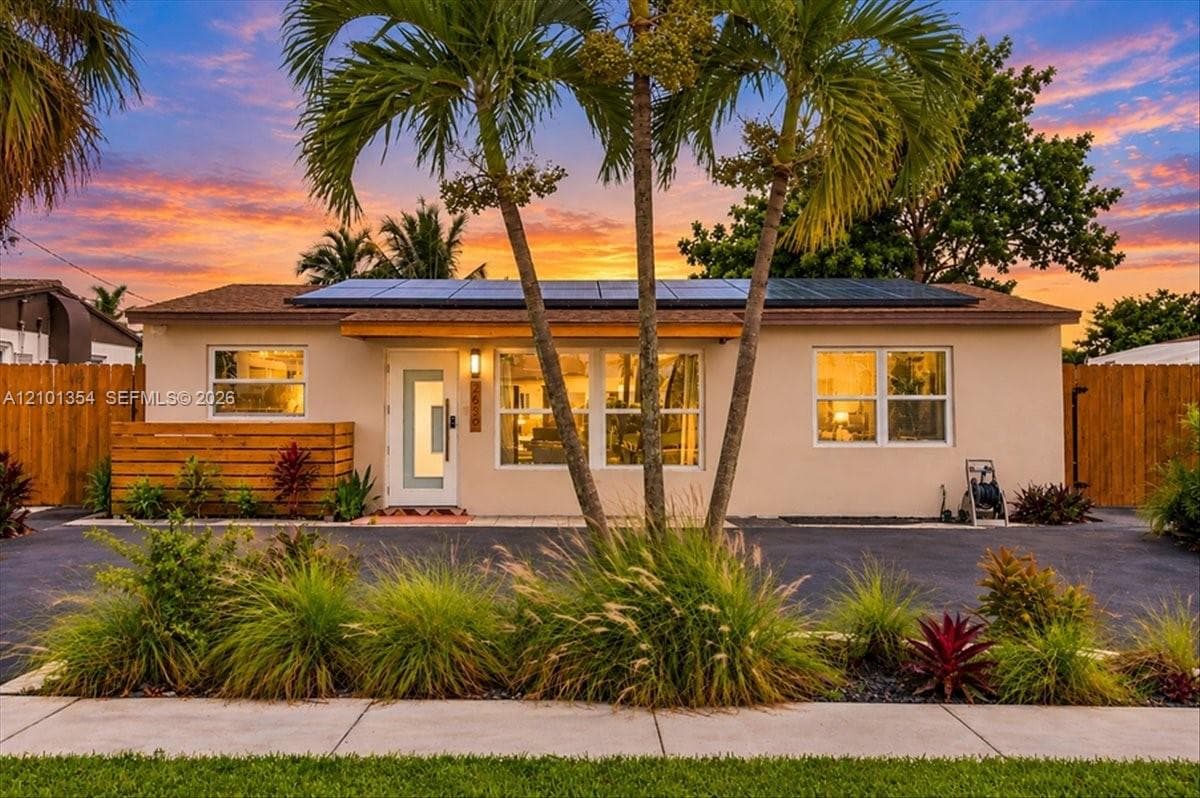 2639 Sherman St, Hollywood FL 33020 - Hollywood, FL - Photo 1