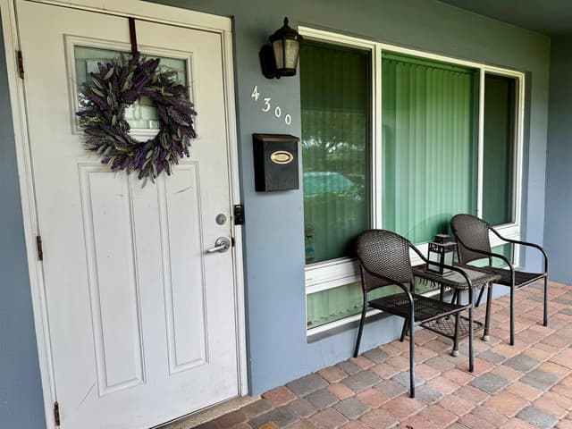 4300 GRANT Street, Hollywood FL 33021 - Hollywood, FL - Photo 2