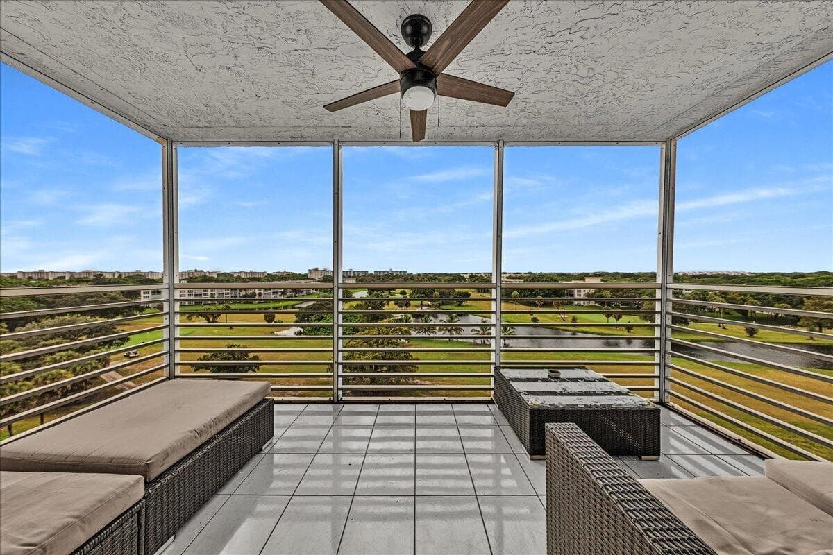 3520 Oaks Way # 904, Pompano Beach FL 33069