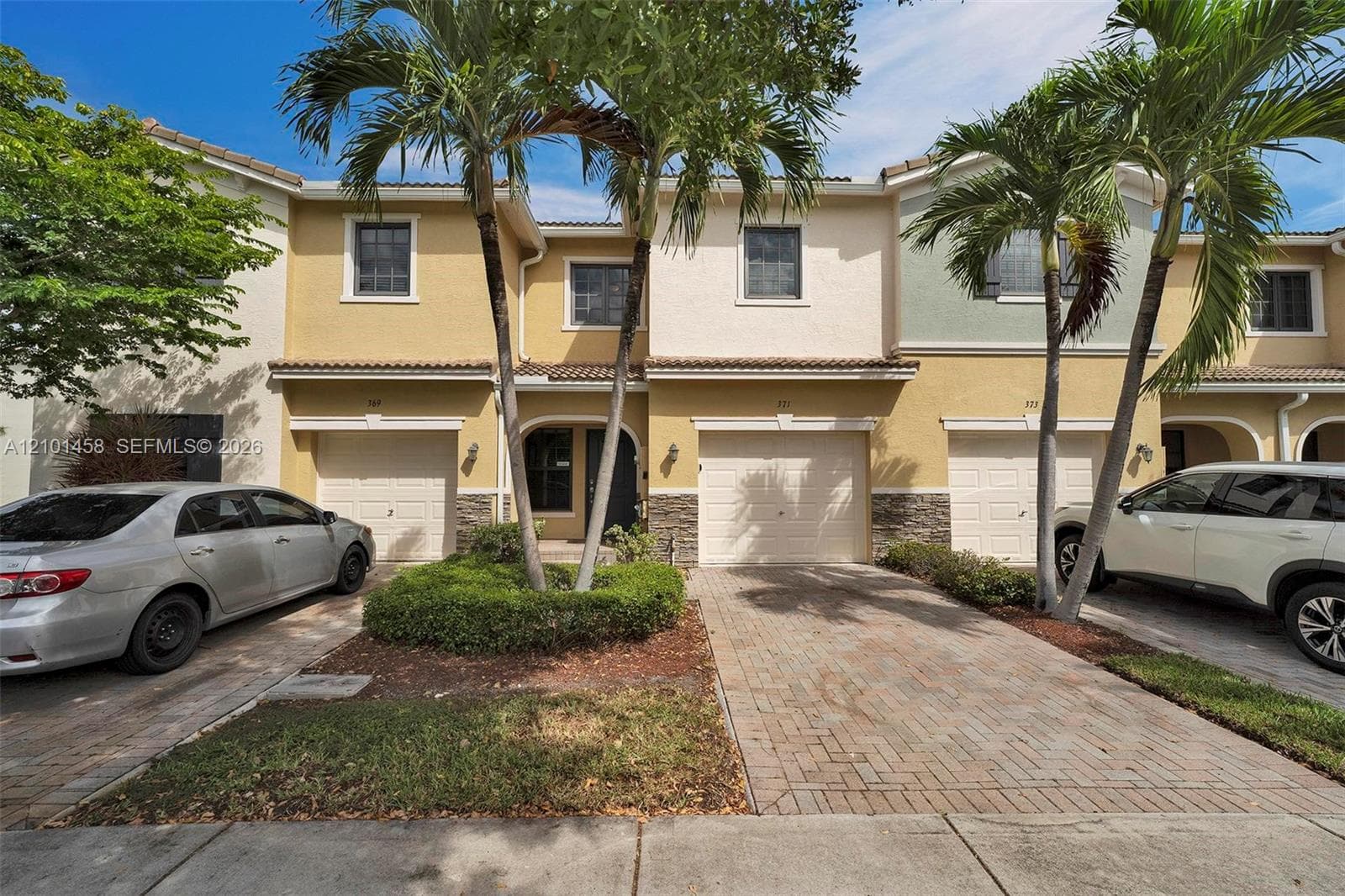 371 NE 194th Ter, Miami FL 33179 - Miami, FL - Photo 1