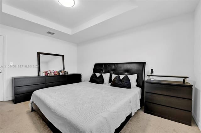371 NE 194th Ter, Miami FL 33179 - Miami, FL - Photo 5
