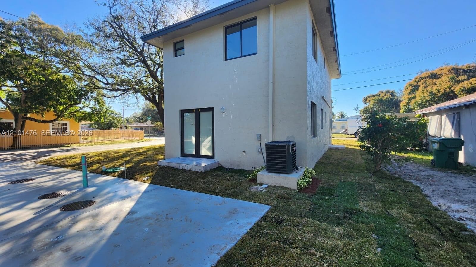 2934 NW 44th St, Miami FL 33142