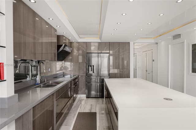 345 Ocean Dr # 705, Miami Beach FL 33139 - Miami Beach, FL - Photo 2