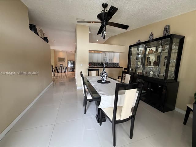 17819 NW 66th Ct Cir, Hialeah FL 33015 - Hialeah, FL - Photo 6