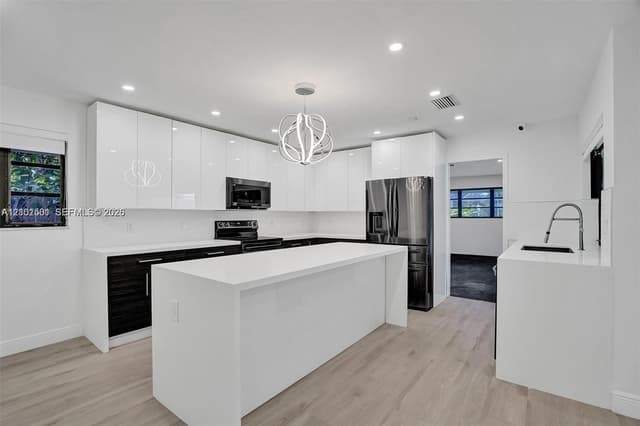 2310 NE 195th St, Miami FL 33180 - Miami, FL - Photo 7