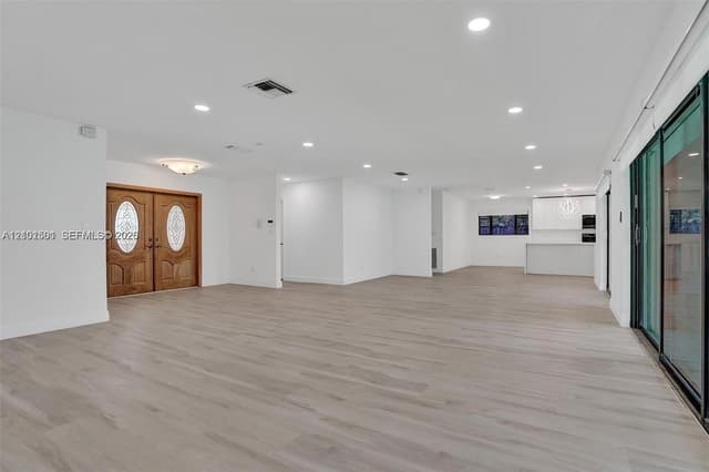 2310 NE 195th St, Miami FL 33180 - Miami, FL - Photo 5