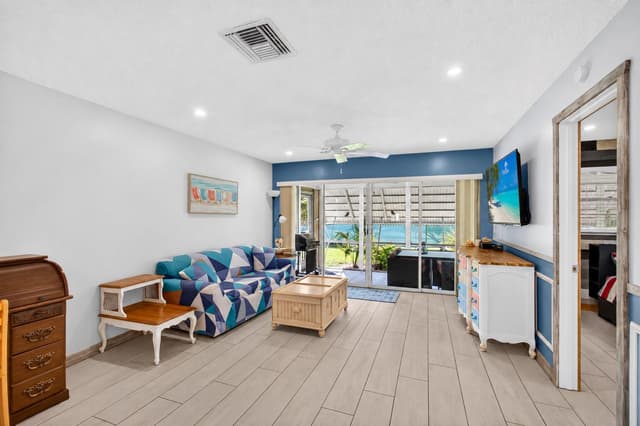 812 Meadowlark Lane, Delray Beach FL 33445 - Delray Beach, FL - Photo 2