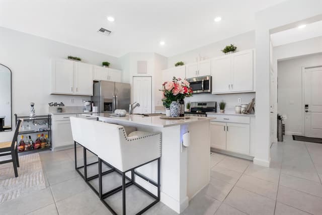 4178 LAGOON SHORE Drive, Lake Worth FL 33467 - Lake Worth, FL - Photo 4