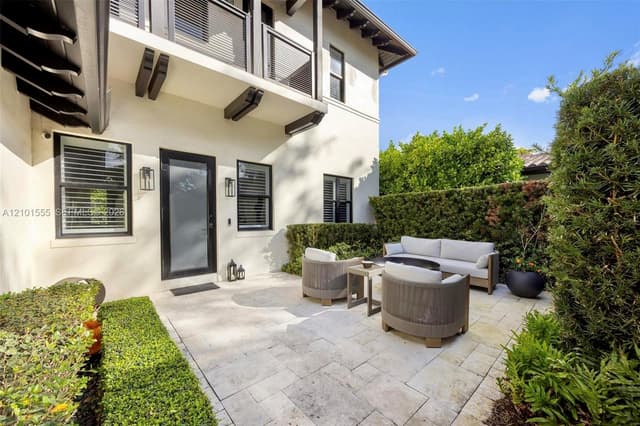 705 Madeira Ave, Coral Gables FL 33134 - Coral Gables, FL - Photo 4