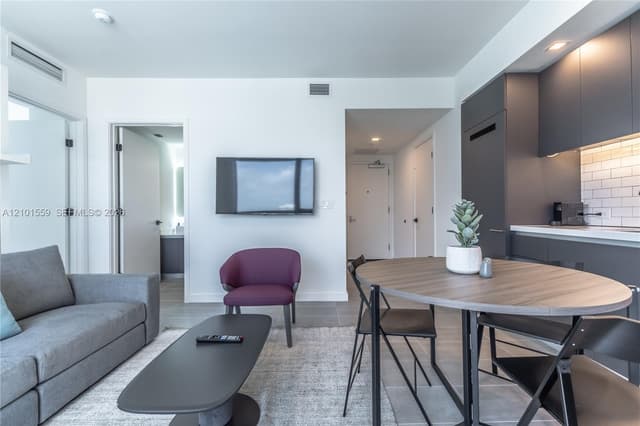 227 NE 2nd St # 2906, Miami FL 33132 - Miami, FL - Photo 3