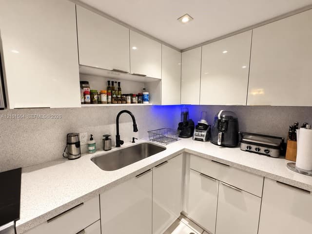 3101 N Country Club Dr # 307, Aventura FL 33180 - Aventura, FL - Photo 6