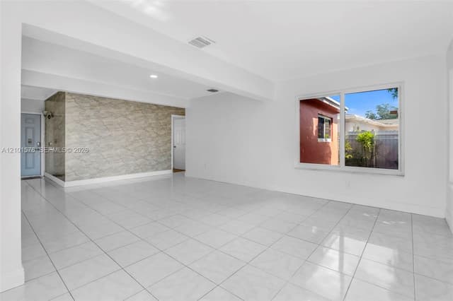 7612 Plantation Blvd, Miramar FL 33023 - Miramar, FL - Photo 5
