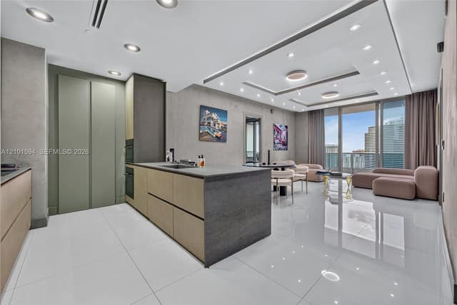200 Biscayne Boulevard Way # 5010, Miami FL 33131 - Miami, FL - Photo 4