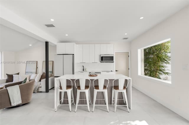 1371 71st St, Miami Beach FL 33141 - Miami Beach, FL - Photo 6