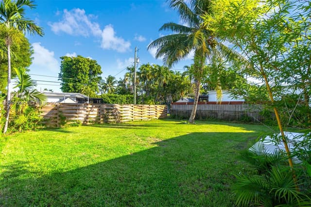 1371 71st St, Miami Beach FL 33141 - Miami Beach, FL - Photo 3