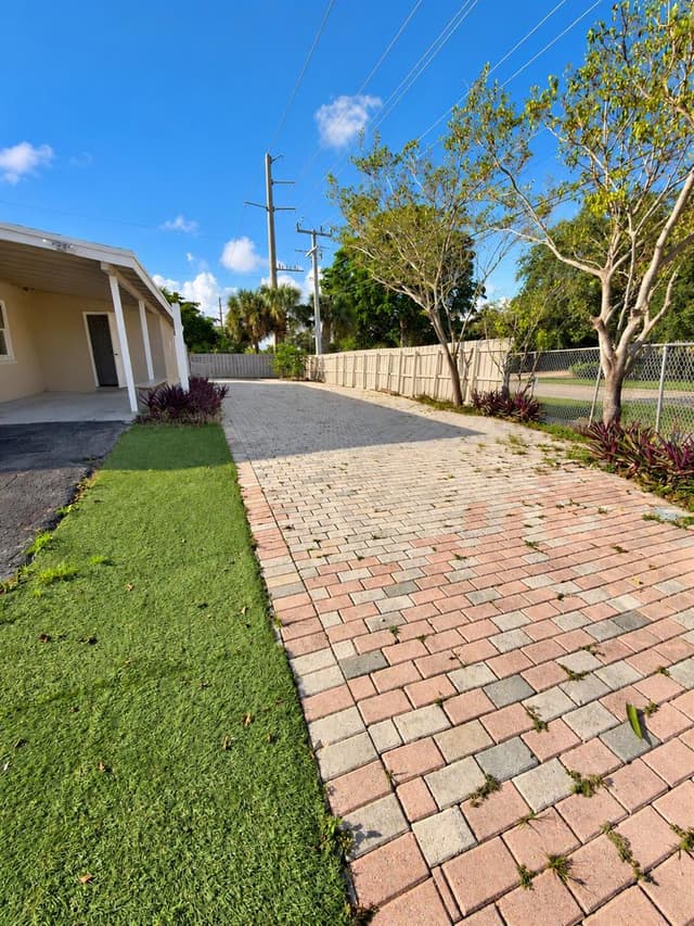 1500 NE 42ND Court, Pompano Beach FL 33064 - Pompano Beach, FL - Photo 2
