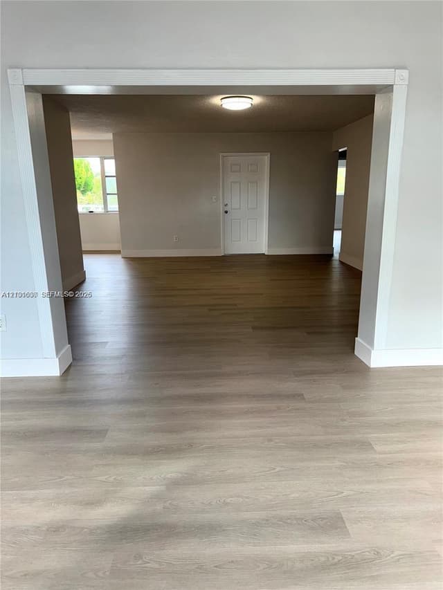 8730 Taft St, Pembroke Pines FL 33024 - Pembroke Pines, FL - Photo 5