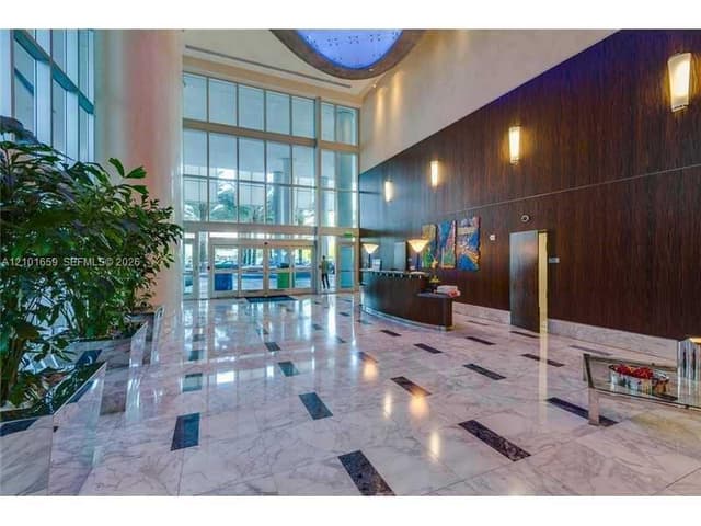 185 SW 7th St # 3006, Miami FL 33130 - Miami, FL - Photo 2