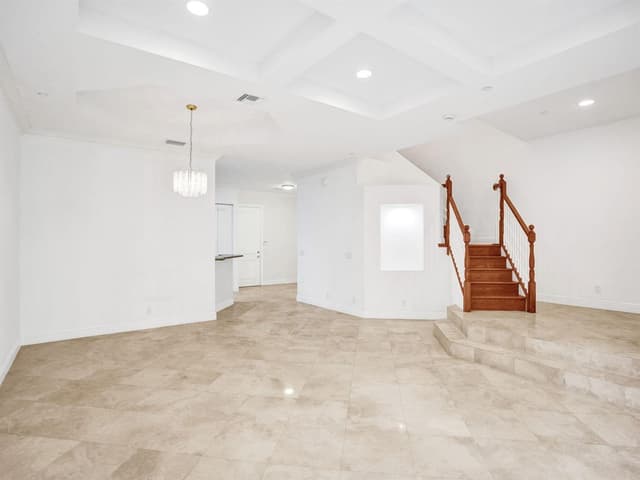 385 NE 69TH Circle, Boca Raton FL 33487 - Boca Raton, FL - Photo 5