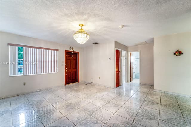 320 E 19th St, Hialeah FL 33010 - Hialeah, FL - Photo 6
