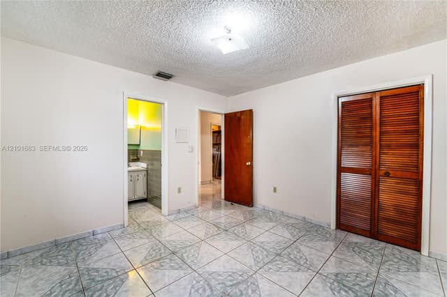 320 E 19th St, Hialeah FL 33010 - Hialeah, FL - Photo 7