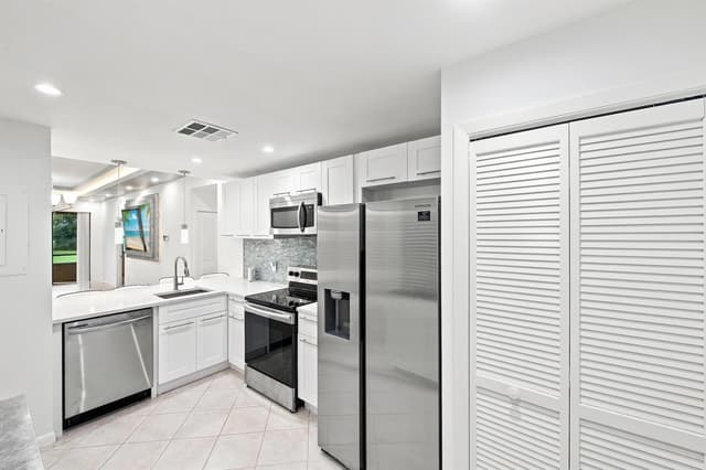 7508 La Paz Boulevard # 107, Boca Raton FL 33433 - Boca Raton, FL - Photo 5