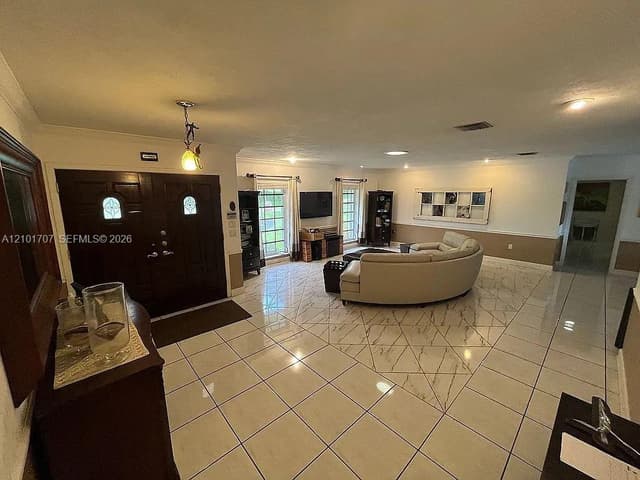 13250 N Calusa Club Dr, Miami FL 33186 - Miami, FL - Photo 3