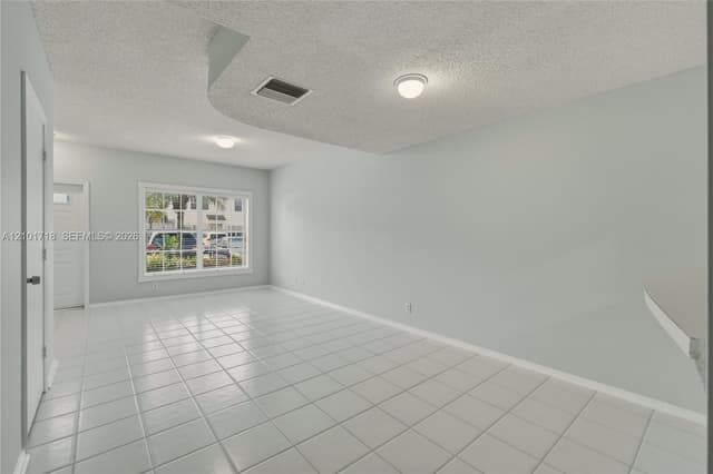 16679 Hemingway Dr, Weston FL 33326 - Weston, FL - Photo 6