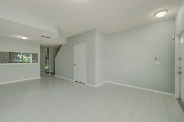 16679 Hemingway Dr, Weston FL 33326 - Weston, FL - Photo 5