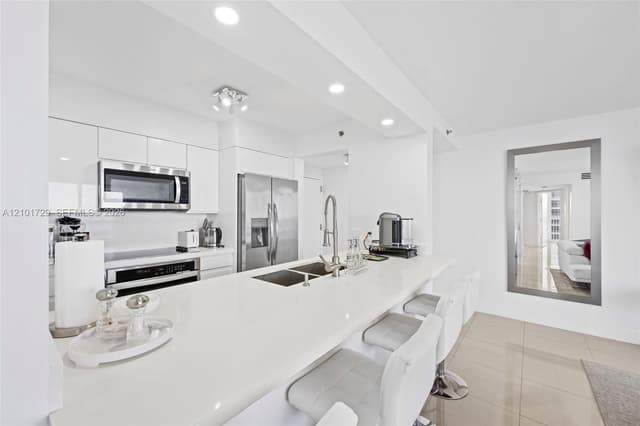 1200 Brickell Bay Dr # 3701, Miami FL 33131 - Miami, FL - Photo 6
