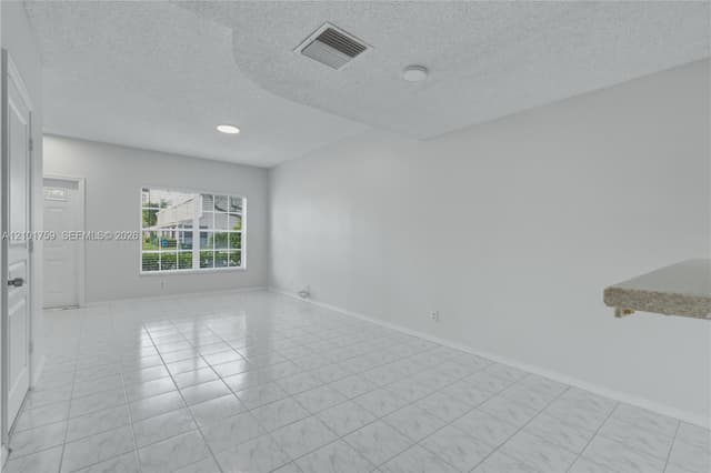 16731 Hemingway Dr, Weston FL 33326 - Weston, FL - Photo 7