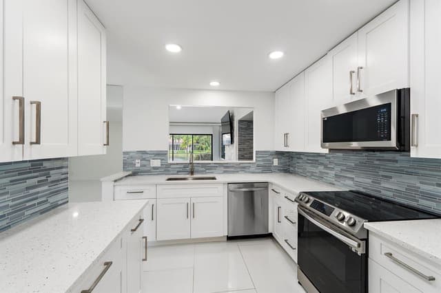 15 Tournament Boulevard, Palm Beach Gardens FL 33418 - Palm Beach Gardens, FL - Photo 3