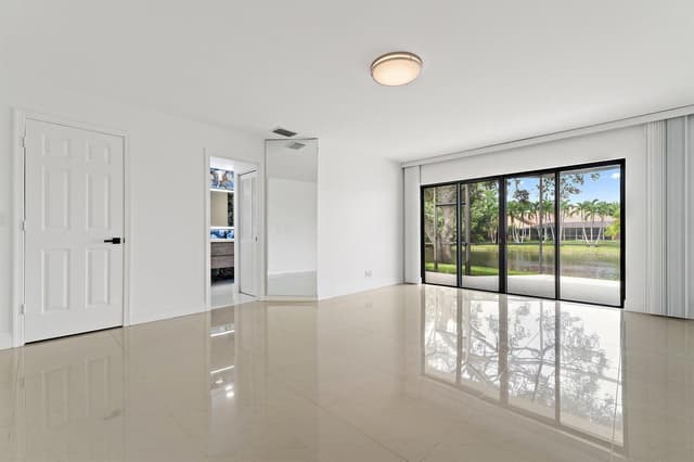 15 Tournament Boulevard, Palm Beach Gardens FL 33418 - Palm Beach Gardens, FL - Photo 4
