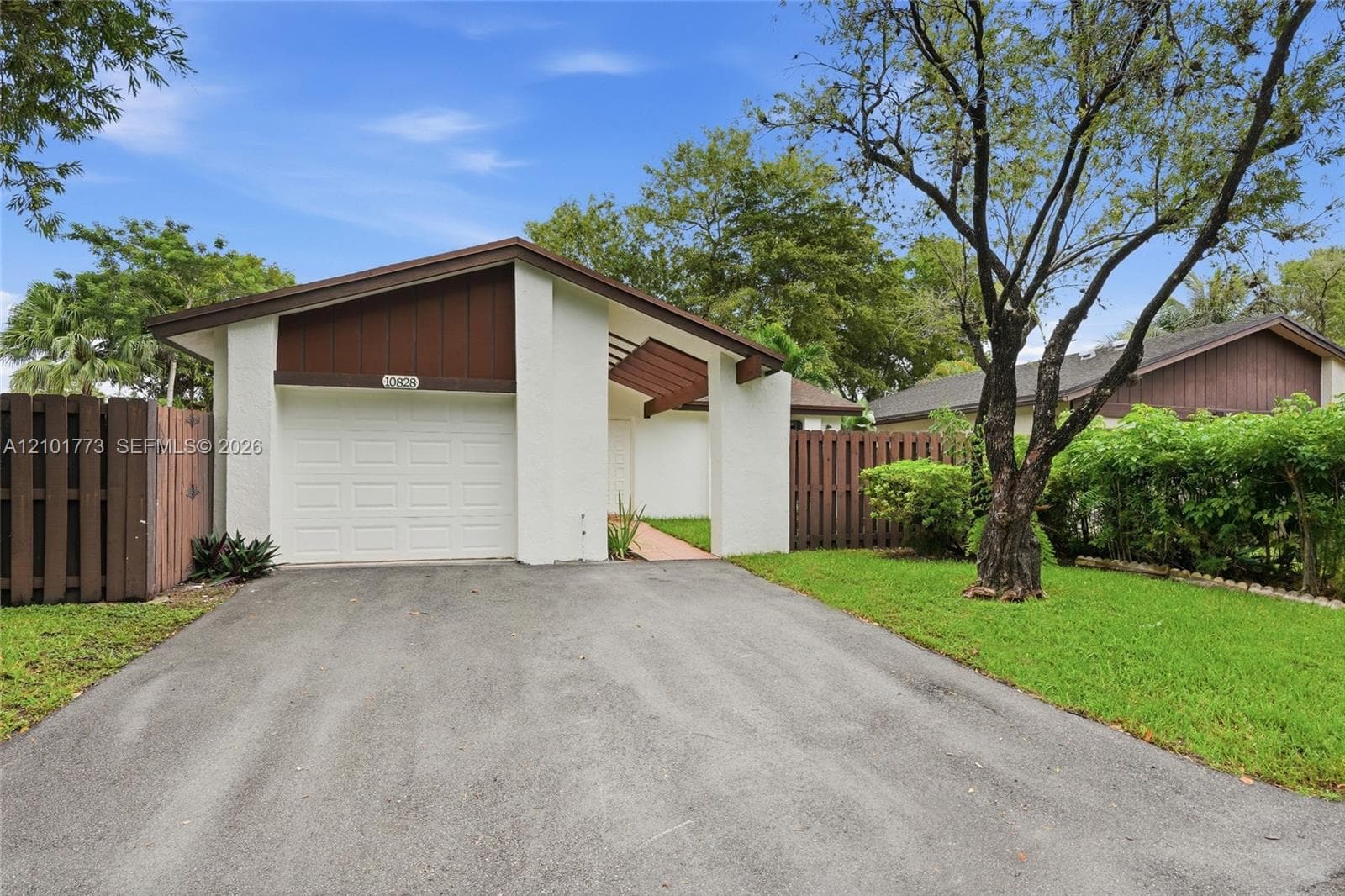 10828 SW 132nd Cir Ct, Miami FL 33186 - Miami, FL - Photo 1