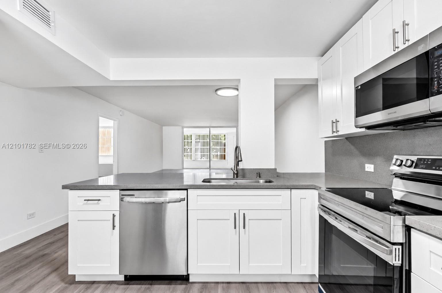 445 NE 195th St # 125, Miami FL 33179 - Miami, FL - Photo 1